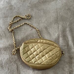 B.H. Smith Gold Quilted Pattern‎ Gold Chain Purse